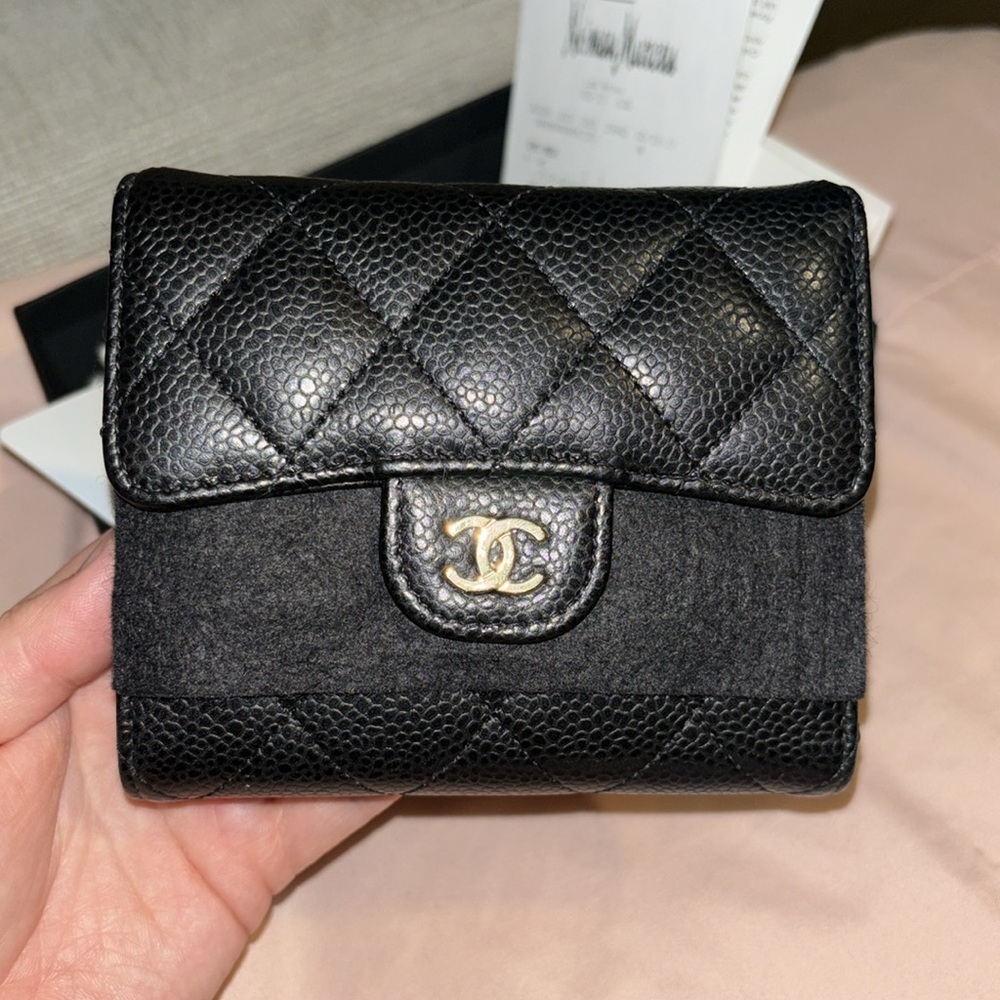 Chanel Wallet - Picture 3 of 11
